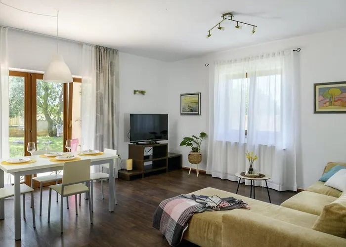 Istria Rosa In - Istrien Gasthof Pula